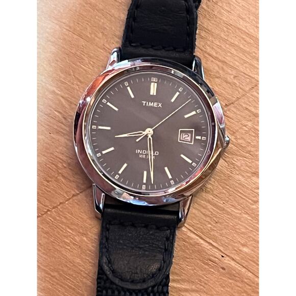 TIMEX indiglo WR 30M wrist watch. Fabric wrist band. Black. - Picture 1 of 9